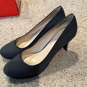 Nine West high heeled shoes